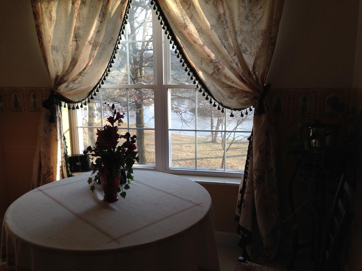 Swan Song Inn Marshfield Екстериор снимка