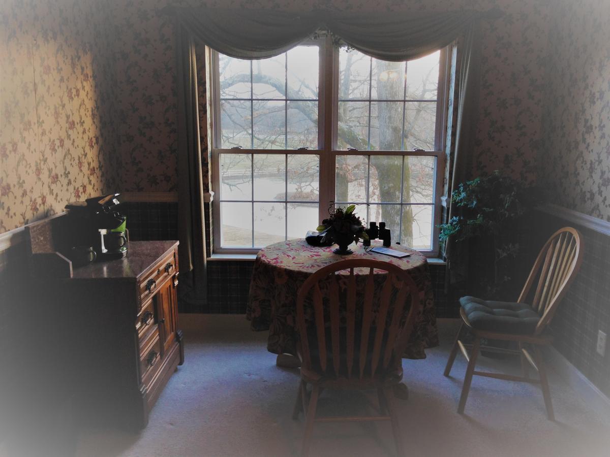 Swan Song Inn Marshfield Екстериор снимка